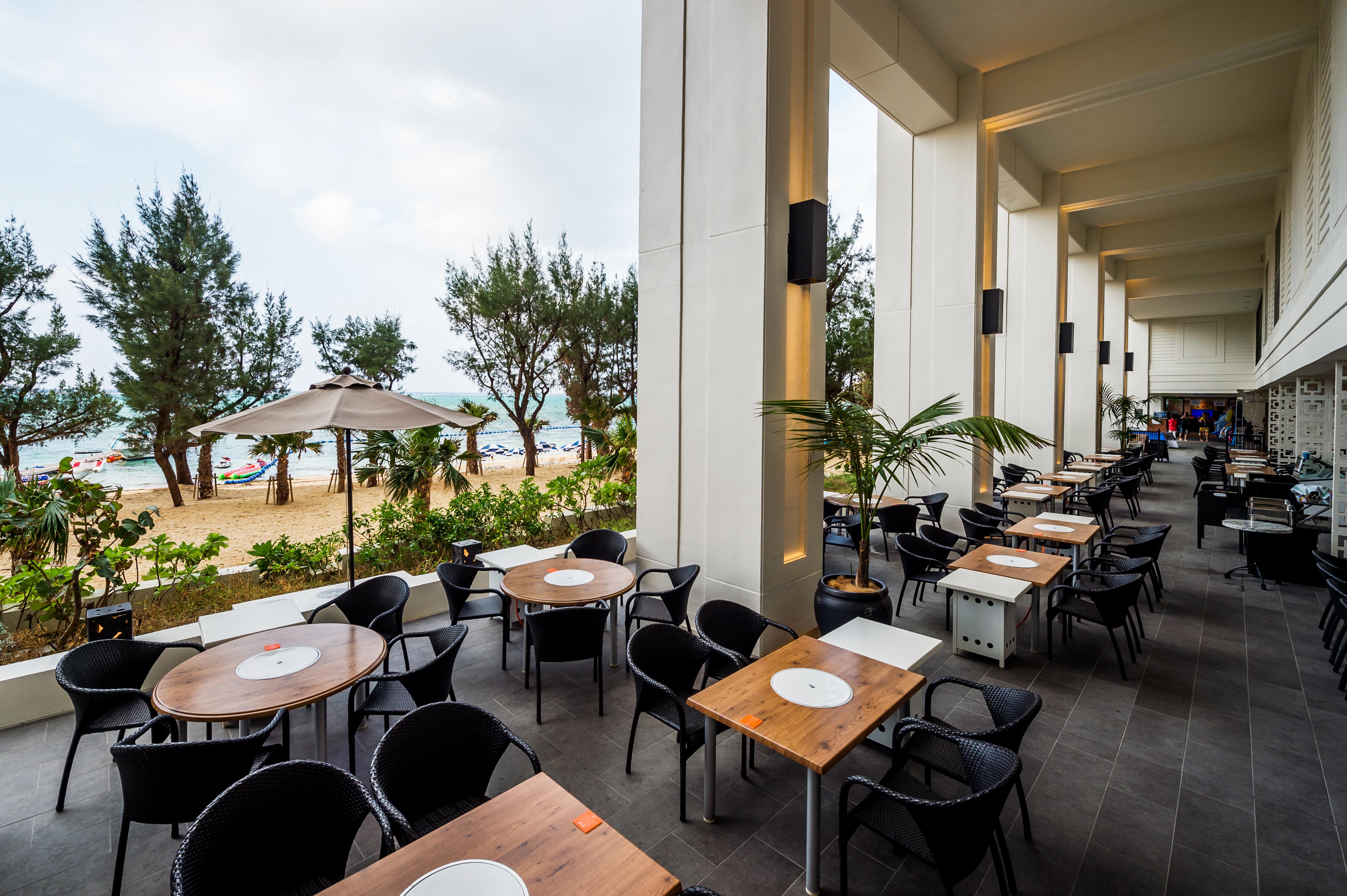 Hotel Monterey Okinawa Spa & Resort Onna Exterior foto The Beach Club