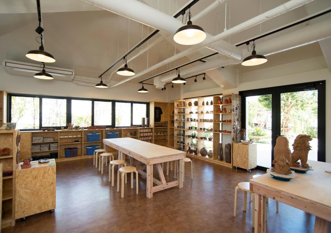 Hotel Monterey Okinawa Spa & Resort Onna Exterior foto The Art Studio